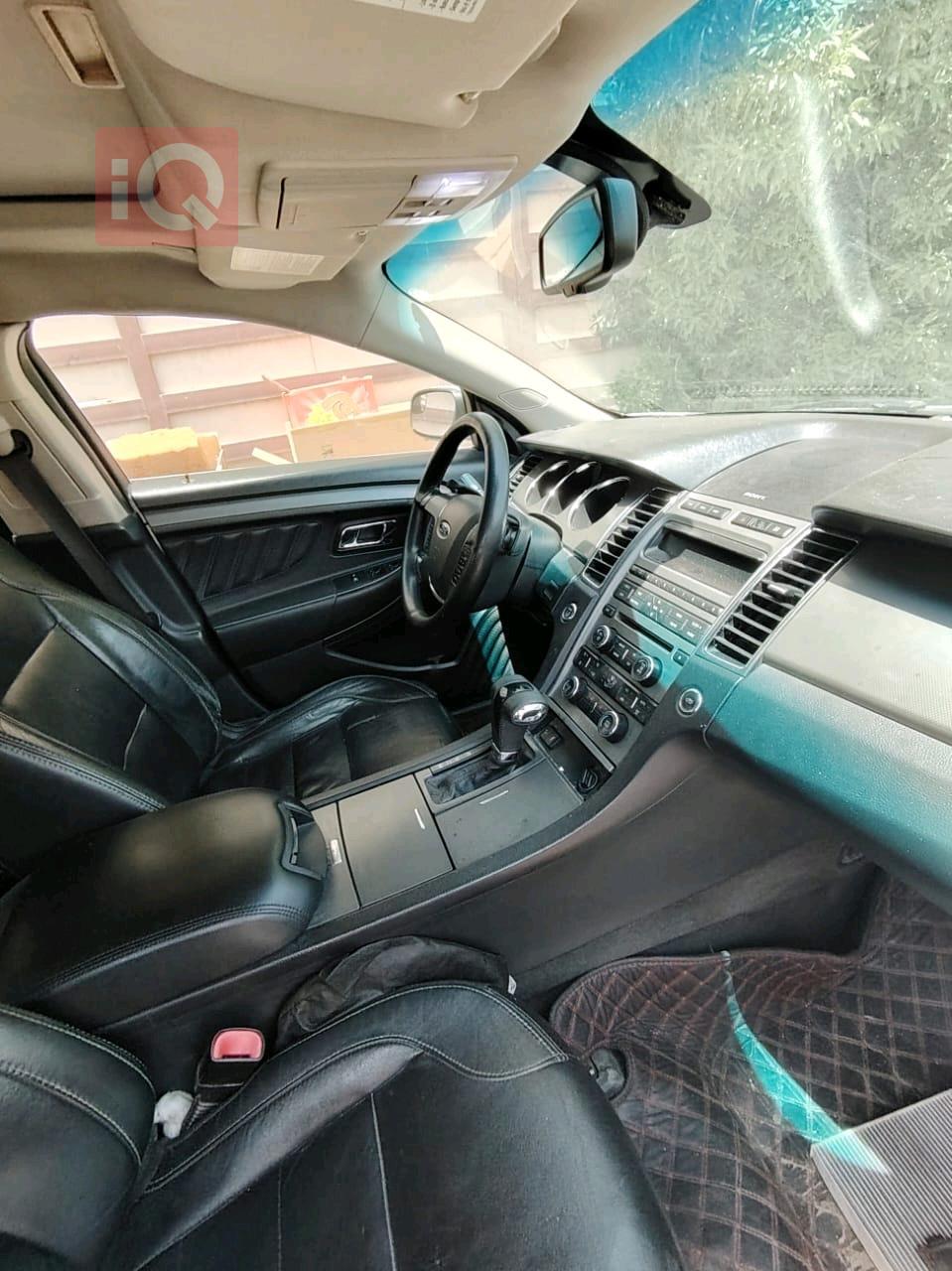 Ford Taurus